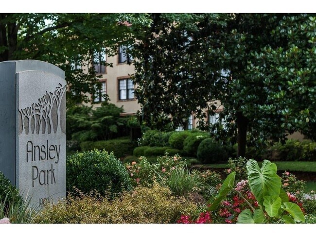 Building Photo - 1 S Prado NE