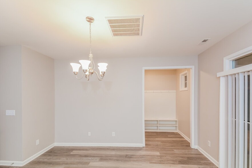 Building Photo - 141 Pearson Place