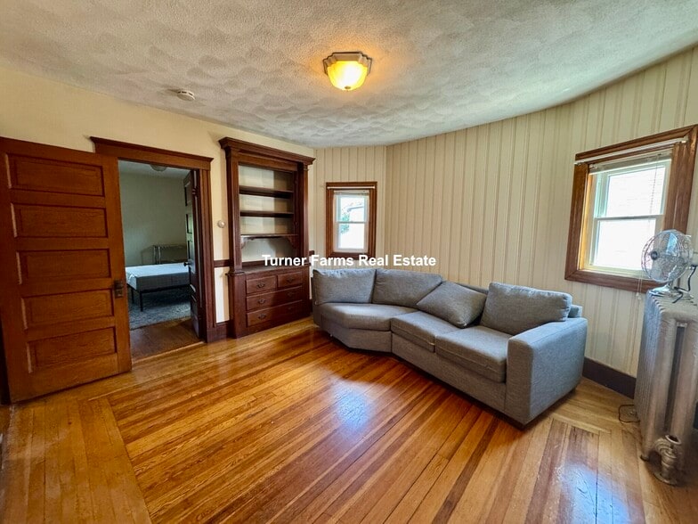 Building Photo - 258 Boston Ave