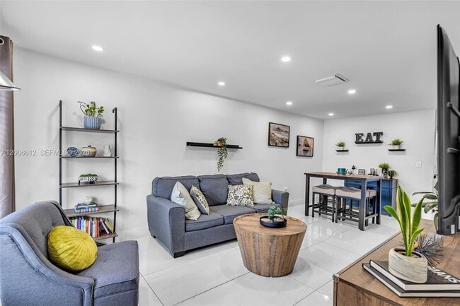 Building Photo - 5725 SW 132nd Ct