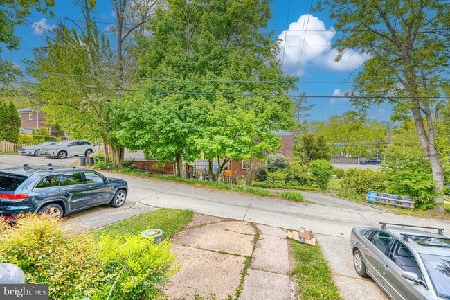 Building Photo - 372 Old Trail