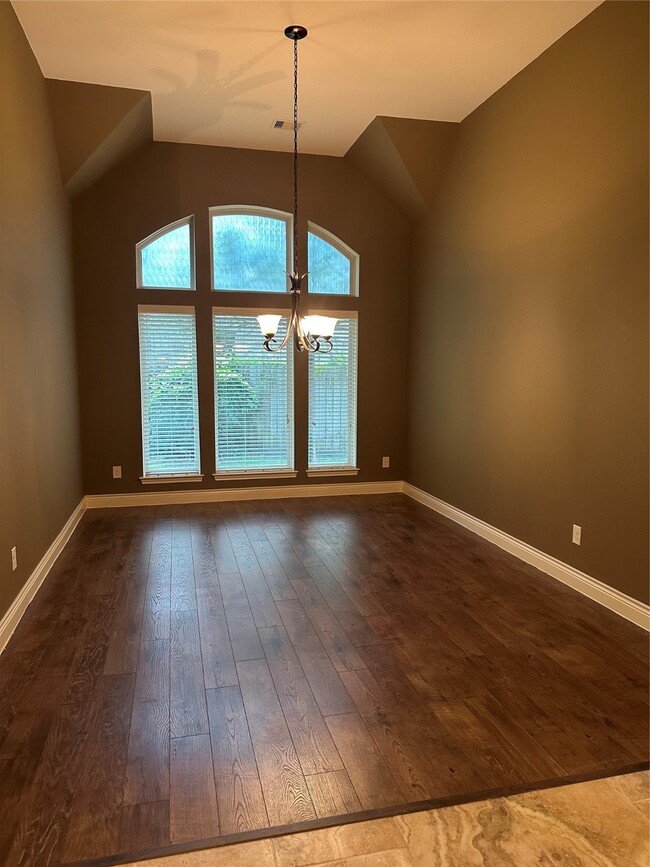 Building Photo - 23335 Robinson Pond Dr