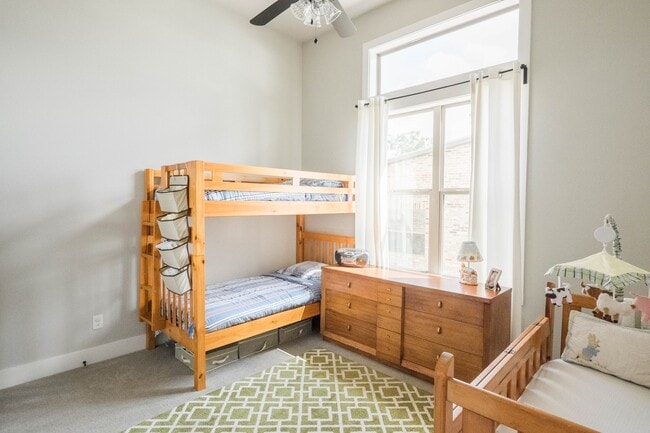 Building Photo - 2/2/1 Condo in Town Creek / Walk to Dos Rios / Fridge, Washer & Dryer Included / Balcony / NBISD