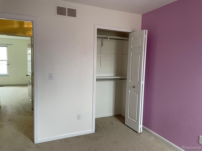 Building Photo - 38463 Saratoga Cir