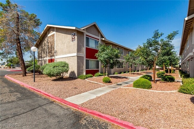 Building Photo - 100 S Crestline Dr