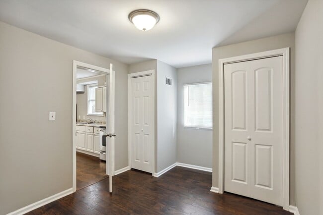 Building Photo - Large 3BR/1BA Eastside Savannah Home For Rent