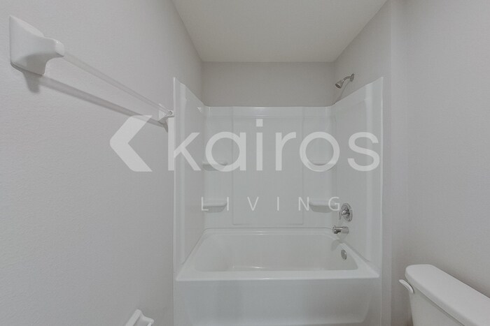 Building Photo - 8584 SW 44th Ct