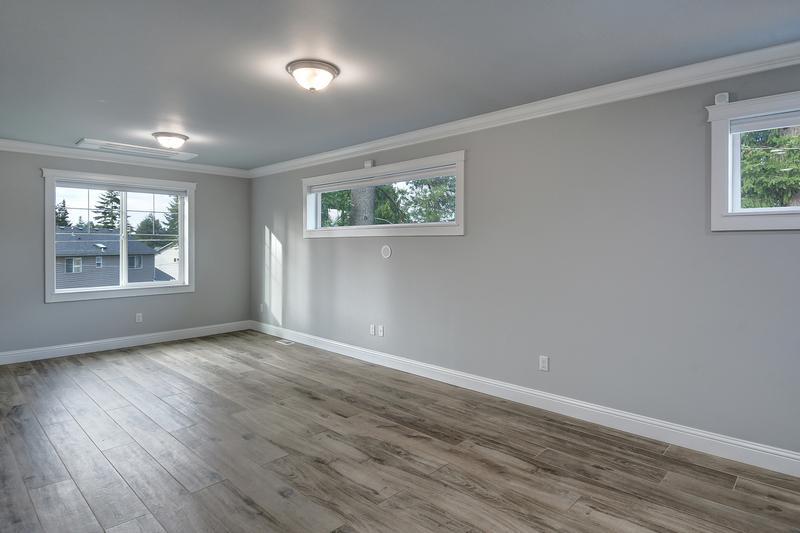 Bonus Room - 12206 Densmore Ave N