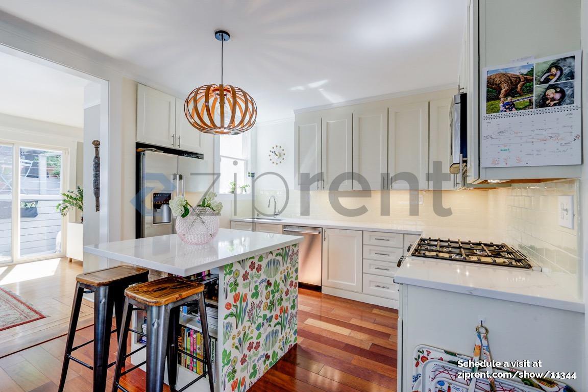 Building Photo - 1081 De Haro St