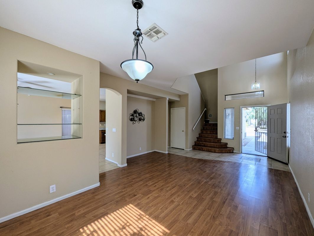 Building Photo - 8861 W Paradise Dr
