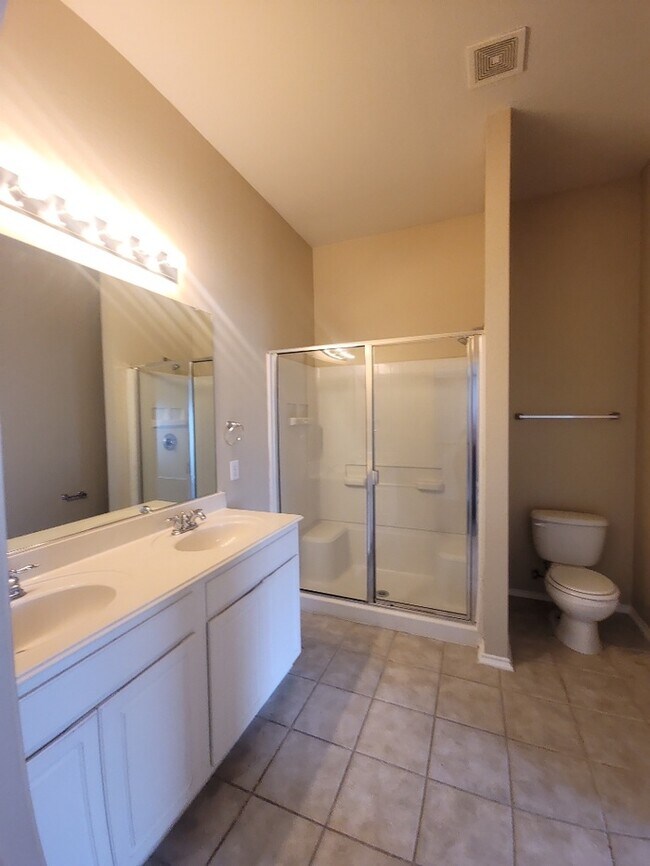 Building Photo - Huge Forney home 3/2/2