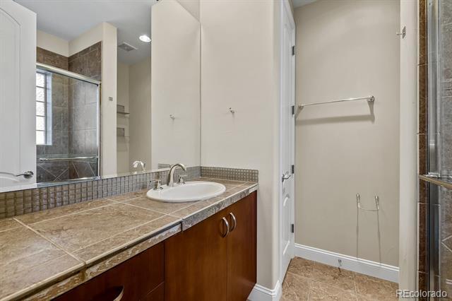 Building Photo - 11 Sommerset Cir