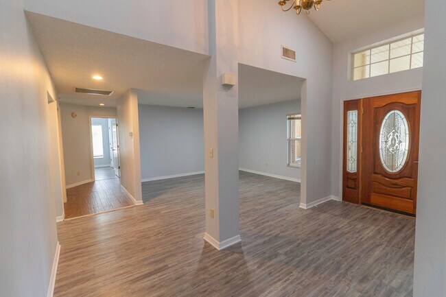 Building Photo - 2536 Mason Oaks Dr