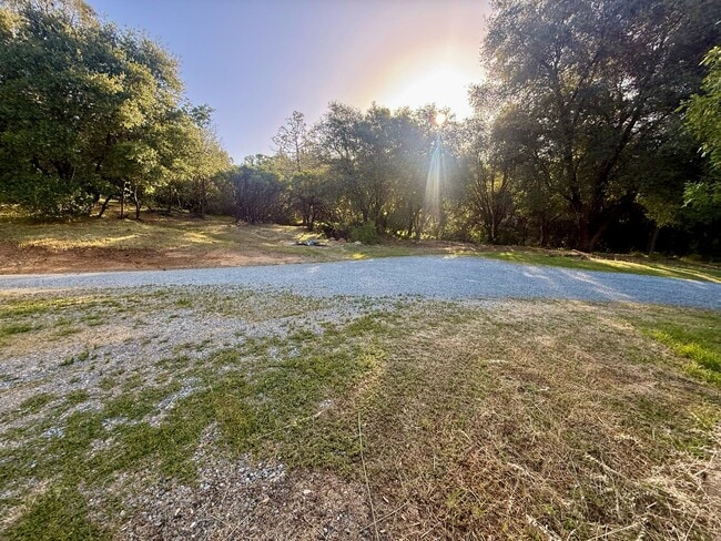 Building Photo - 16083 Indian Springs Ranch Rd