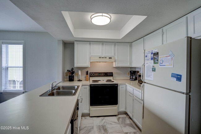Building Photo - 918 N New River Dr