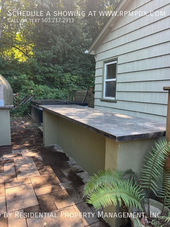 Building Photo - 4512 SW Fairvale Ct