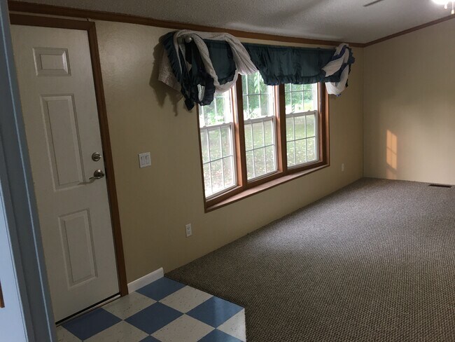 12-1/2 feet x 19 feet large living room - 585 110th Ave