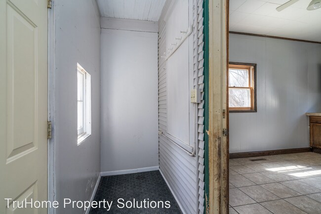 Building Photo - 2 br, 2 bath House - 1015 2nd Ave N