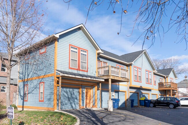 Primary Photo - 1643 N College Ave