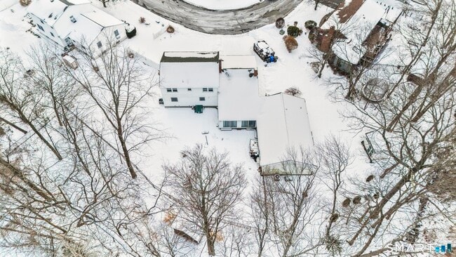 Building Photo - 125 Birchwood Dr