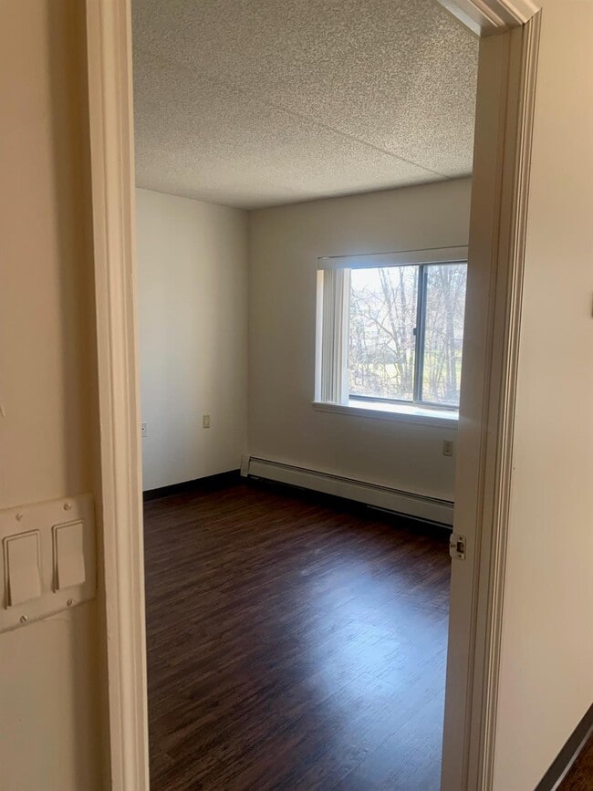 Building Photo - 35 Cerone Pl