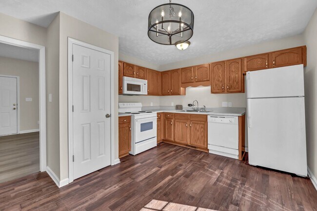 Building Photo - 1006 Bobcat Dr