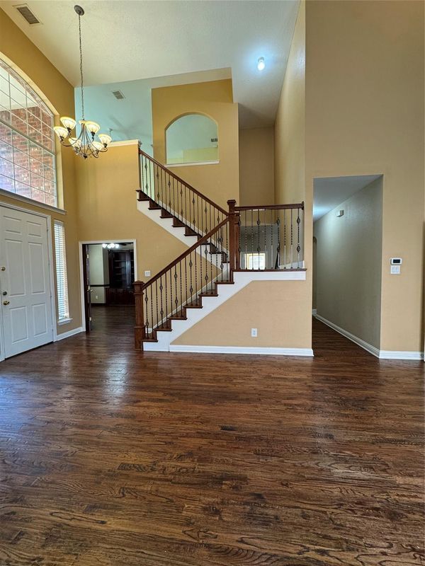 Building Photo - 9101 Forest Hills Dr