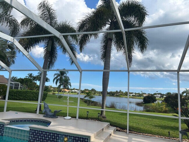 Building Photo - 4898 SW Lake Grove Cir