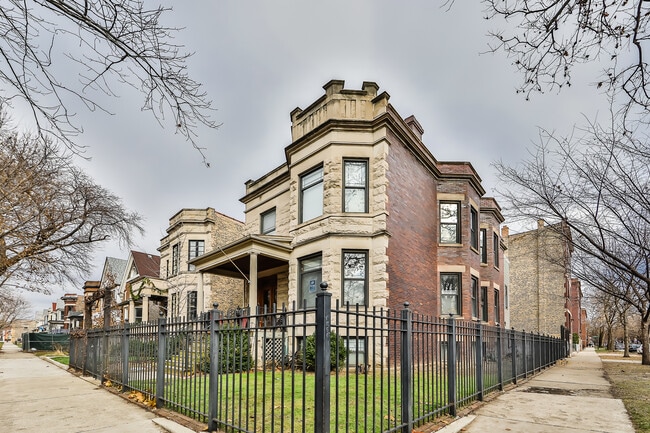 Building Photo - 3901 N Hamilton Ave
