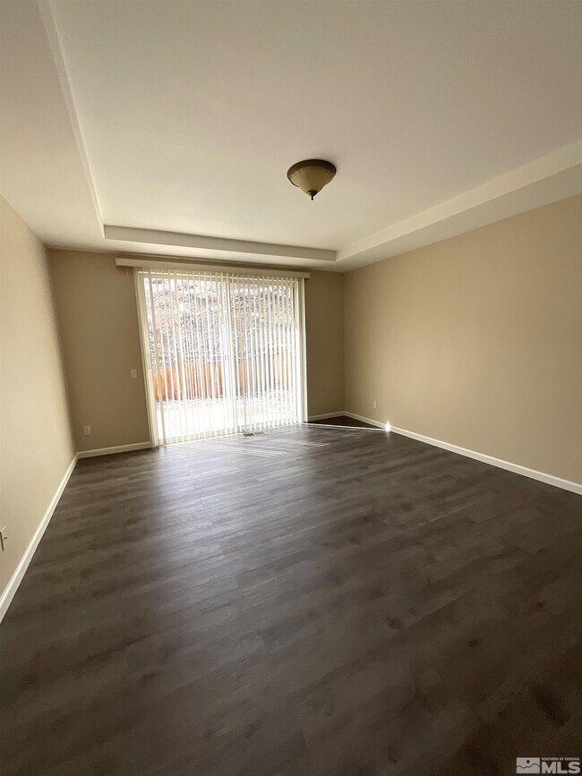 Building Photo - 2847 Falcon Ridge Dr
