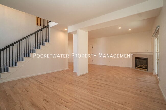 Building Photo - 1237 St John St