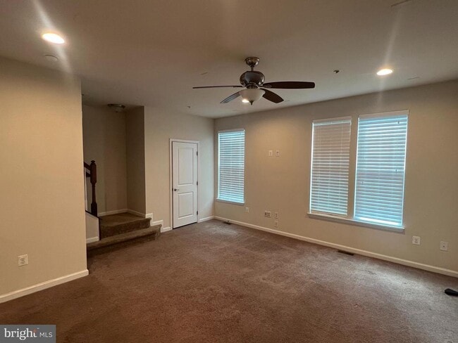 Building Photo - 9447 Paragon Ct