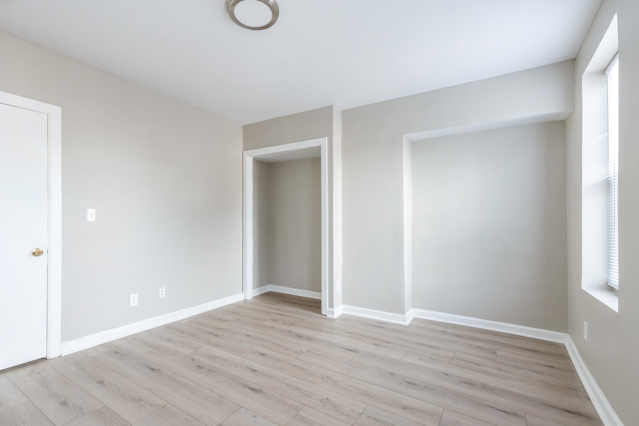 Building Photo - 3400 Reach St