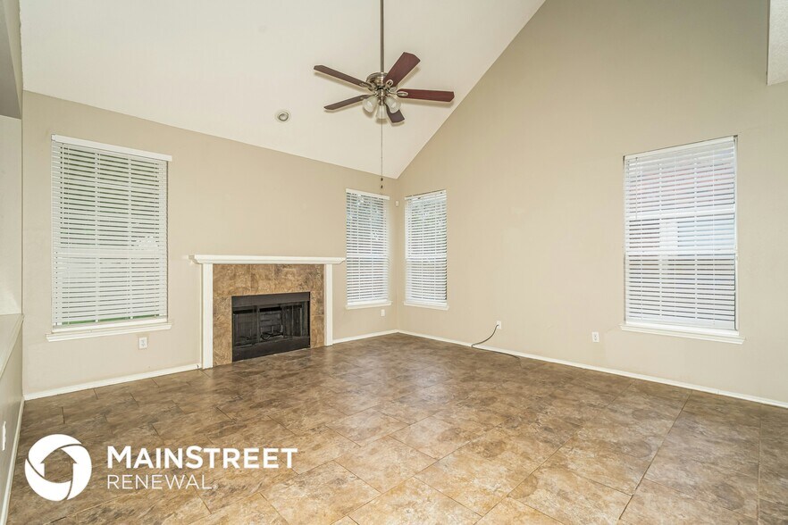 Building Photo - 7501 Meadow Creek Dr