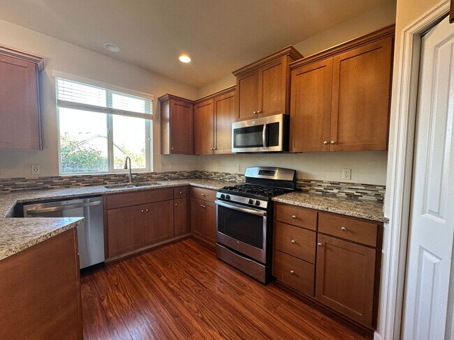 Building Photo - 2687 NW Beehollow Ln