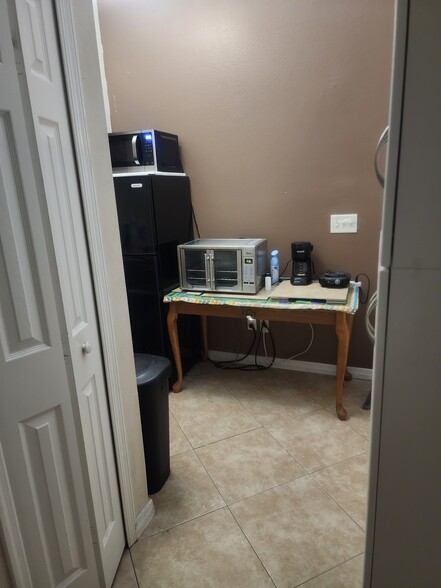 Building Photo - 8029 Elmstone Cir