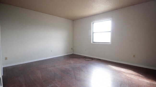 Building Photo - 6616 Barbara Jean Ct