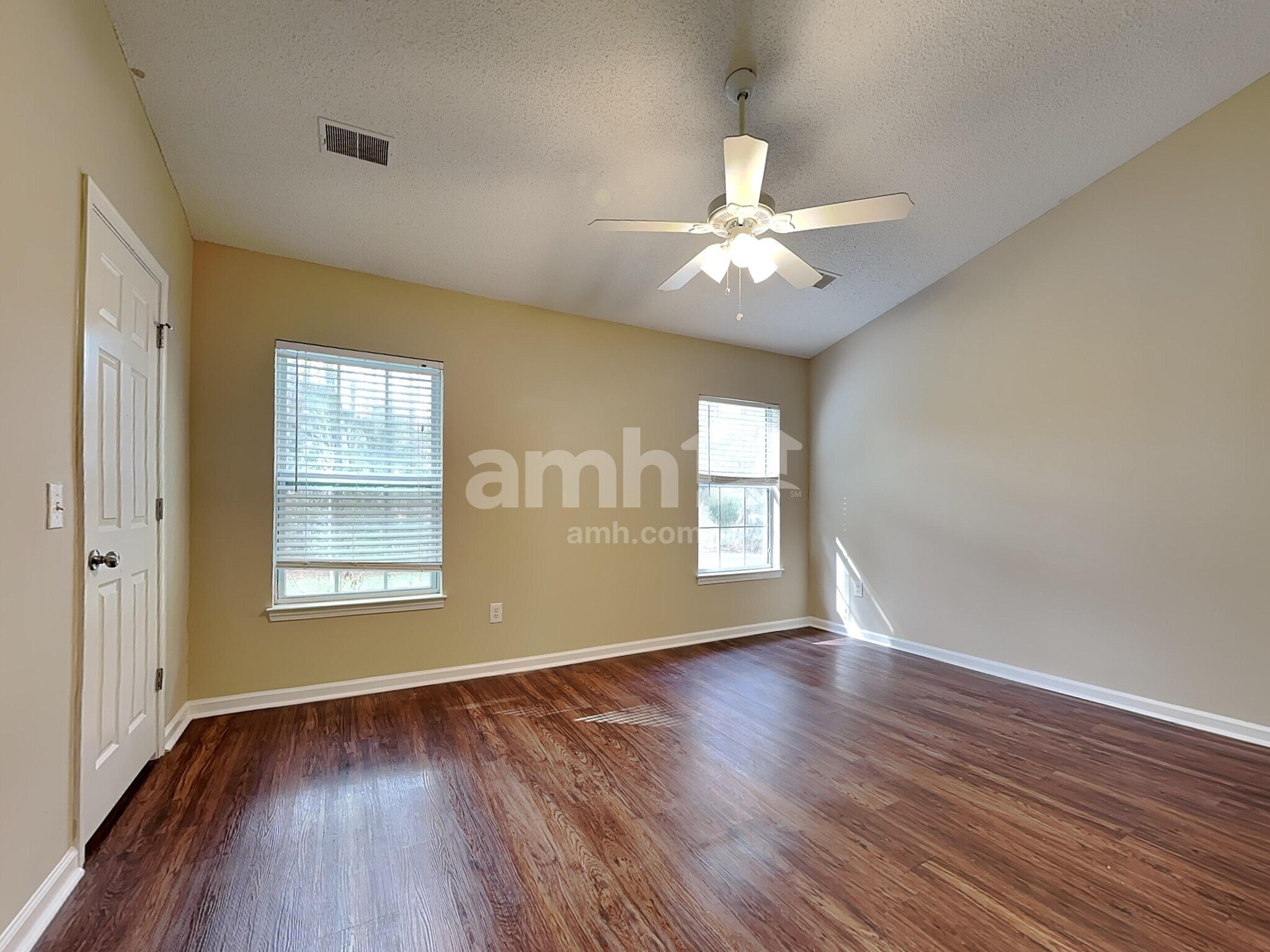 Building Photo - 25 Waterway Dr