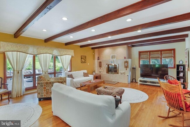 Building Photo - 5135 Summit Dr