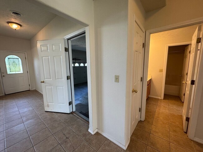 Building Photo - 318 Carmel Valley Way