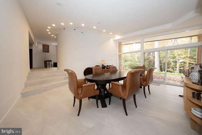 Building Photo - 39 Fairview Rd