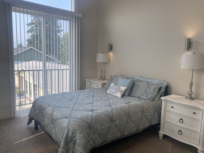 Building Photo - Year Round Rental- 4 bedroom, 2.5 bath in Chelan