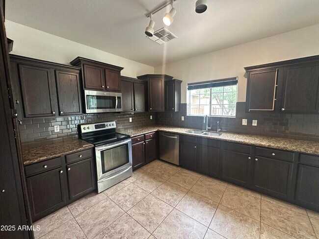 Building Photo - 7430 S 27th Way