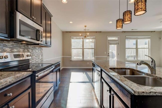 Building Photo - 7601 Summer Berry Ln