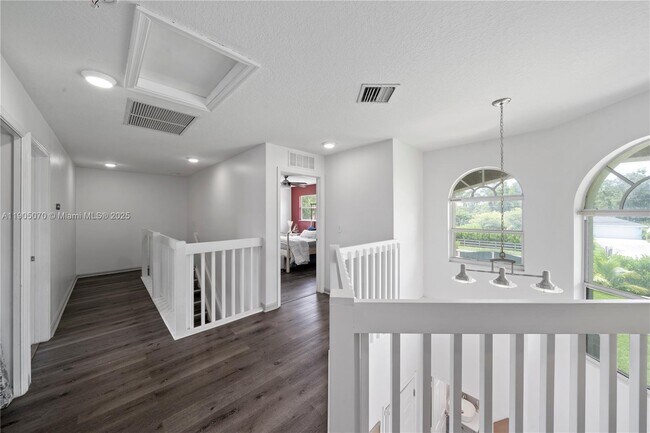 Building Photo - 17125 35th Pl N