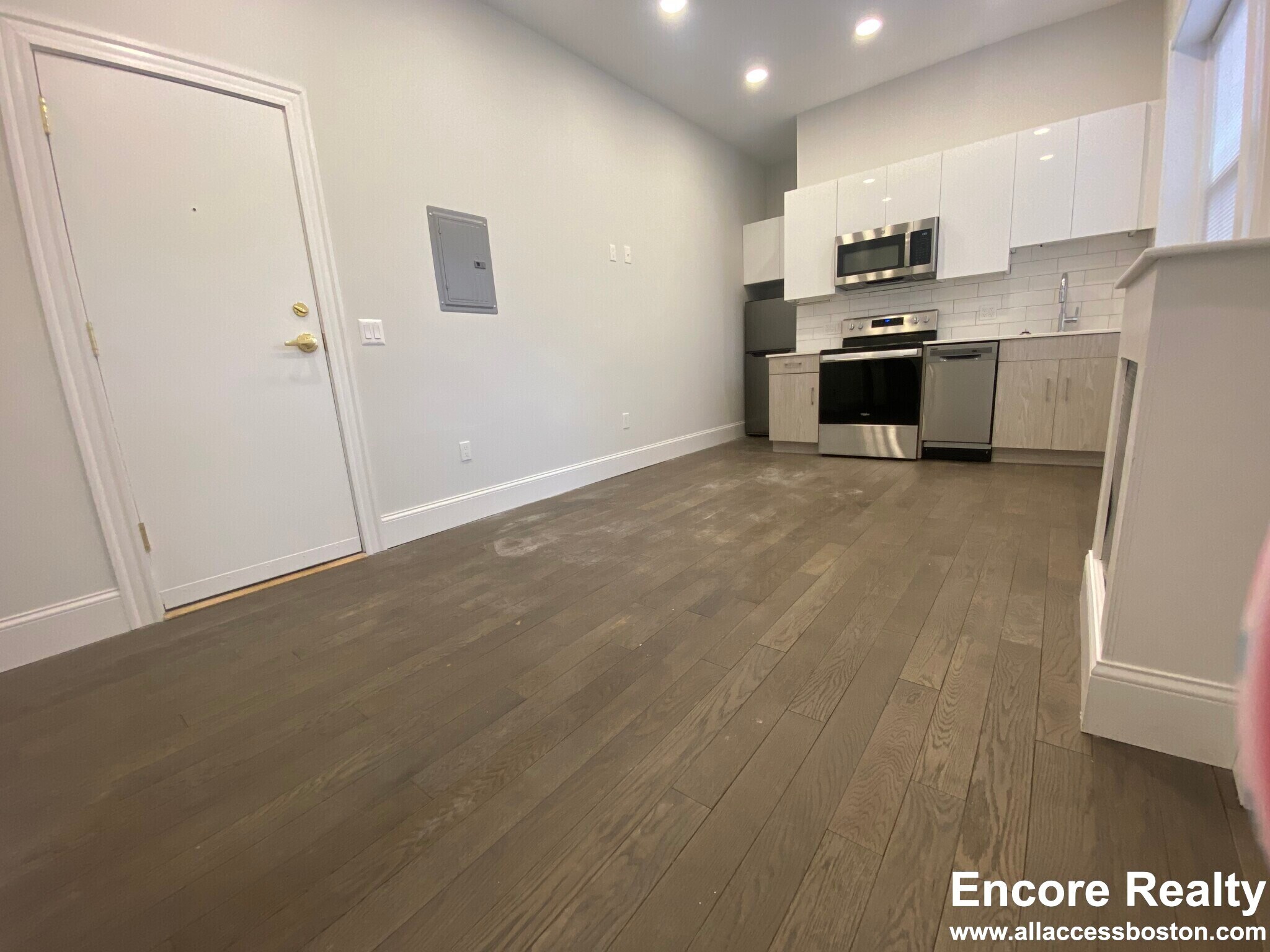 Building Photo - 124 Peterborough St