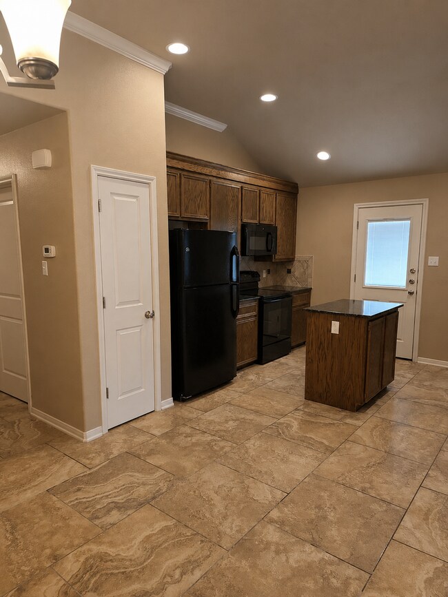 Building Photo - Gorgeous 2 bed/2 bath near Bunny Trail in Killeen!