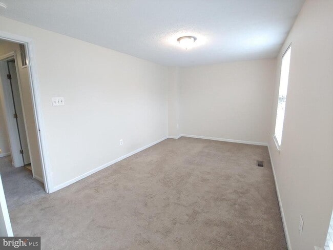 Building Photo - 1247 Seminole Dr