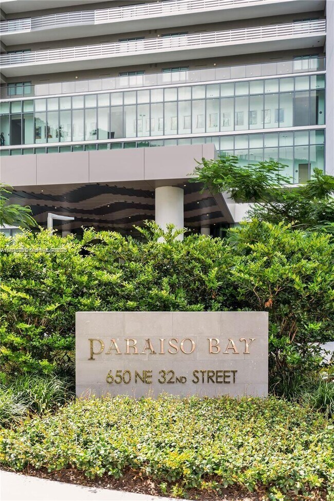 Building Photo - 650 NE 32nd St