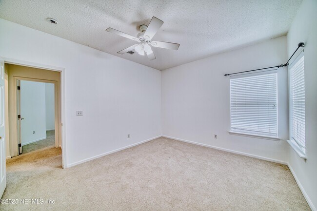 Building Photo - 1440 S Burgandy Trail
